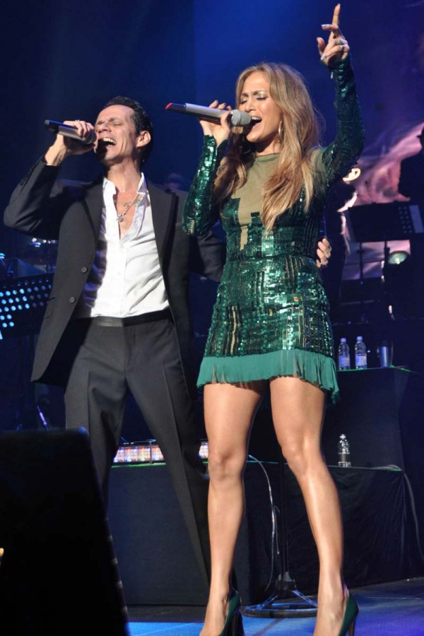 Jennifer Lopez leggy