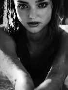 Miranda Kerr nude