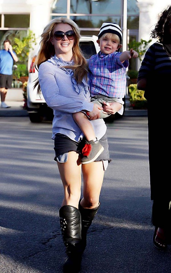 Britney Spears hot short shorts Britney Spears hot short shorts