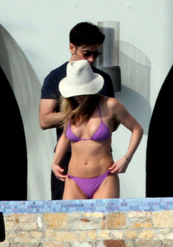 Jennifer Aniston bikini pics Jennifer Aniston bikini pics