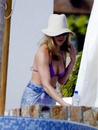 Jennifer Aniston bikini pics