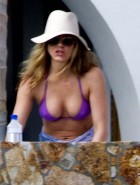 Jennifer Aniston bikini pics