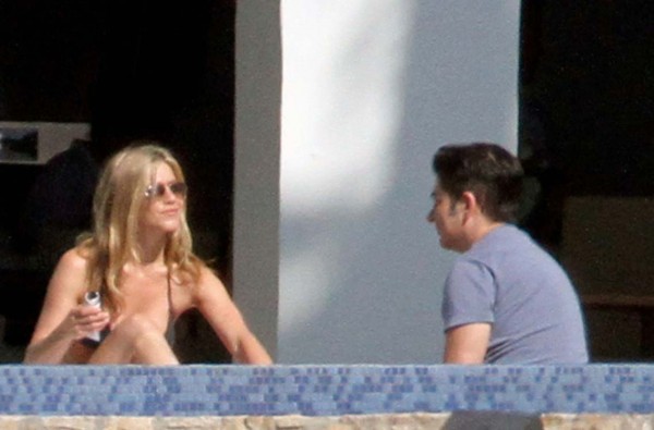 Jennifer Aniston black bikini Jennifer Aniston black bikini