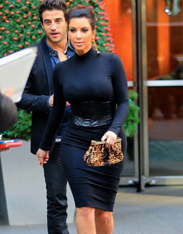 Kim Kardashian hard nipples Kim Kardashian hard nipples