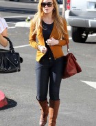 Lindsay Lohan hot booty jeans