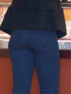 Lindsay Lohan hot booty jeans