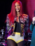 Rihanna hot performing