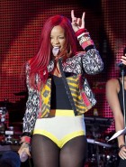 Rihanna hot performing