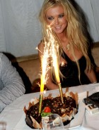 Tara Reid birthday nipslip