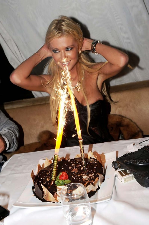 Tara Reid birthday nipslip Tara Reid birthday nipslip