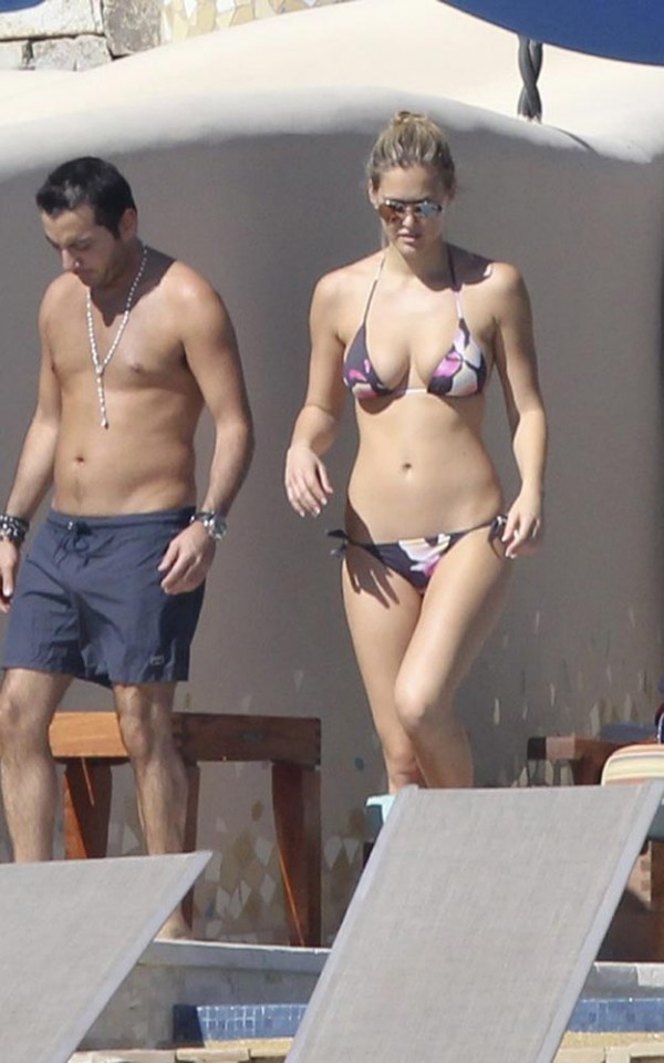 Bar Refaeli tits Bar Refaeli tits