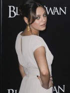 Mila Kunis hot