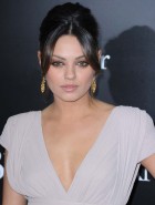 Mila Kunis hot