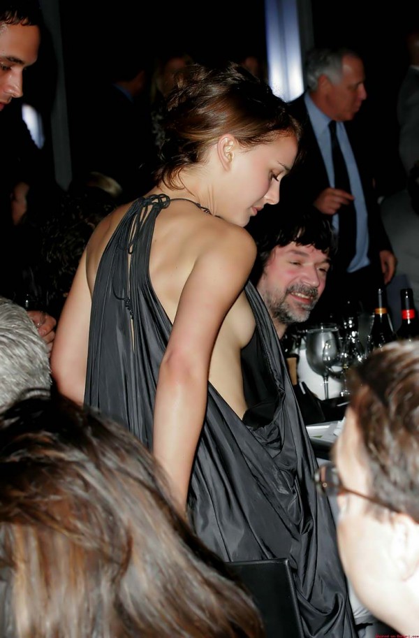 Natalie Portman underboob Natalie Portman underboob