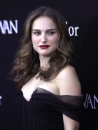 Natalie Portman hot