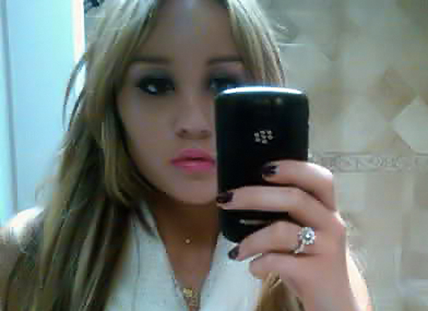 Amanda Bynes twitter pics Amanda Bynes twitter pics