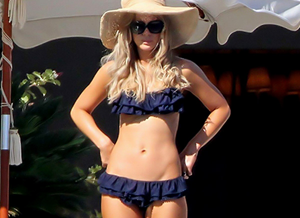 Kate Beckinsale Hot Bikini Pictures