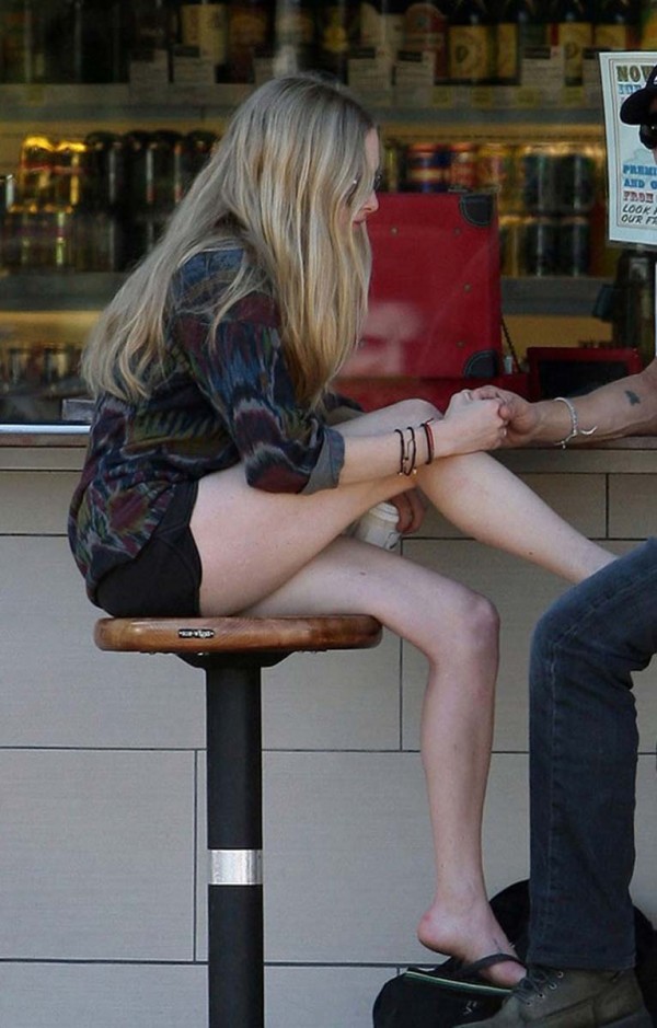 Amanda Seyfried hot legs Amanda Seyfried hot legs