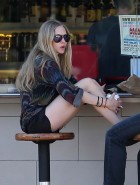 Amanda Seyfried hot legs