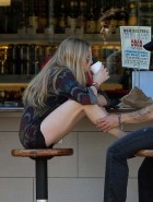 Amanda Seyfried hot legs