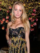 Blake Lively hot cleavage