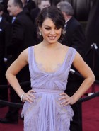 Mila Kunis hot