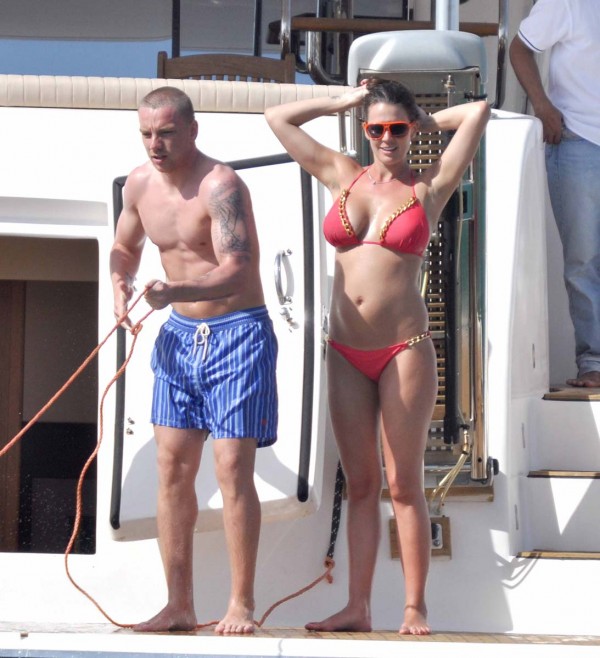 Danielle Lloyd pregnant bikini Danielle Lloyd pregnant bikini
