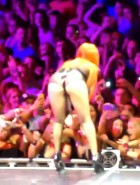 Rihanna hot butt show Rihanna hot butt show