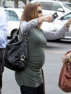 Alyssa Milano pregnant curves