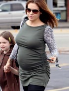 Alyssa Milano pregnant curves