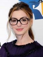 Anne Hathaway sexy nerd