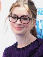 Anne Hathaway sexy nerd
