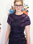 Anne Hathaway sexy nerd