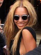 Beyonce sideboob