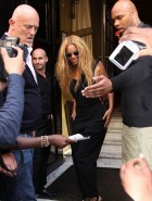 Beyonce sideboob
