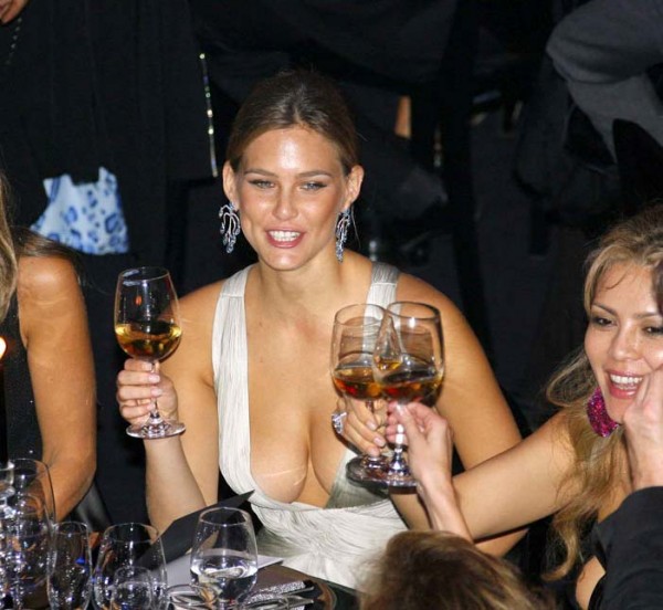 Bar Refaeli and Leonardo DiCaprio break up Bar Refaeli and Leonardo DiCaprio break up