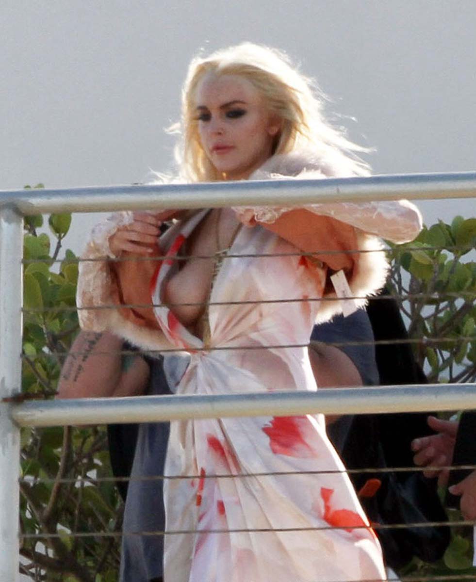 vintage naked muscle men lyndsay lohan vagina pic