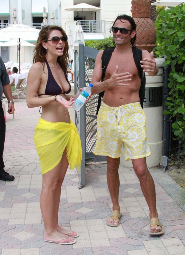 Maria Menounos hot bikini
