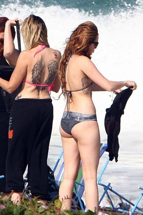 mileycyrushotassbikini10jpg