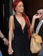 Rihanna sideboob Rihanna sideboob