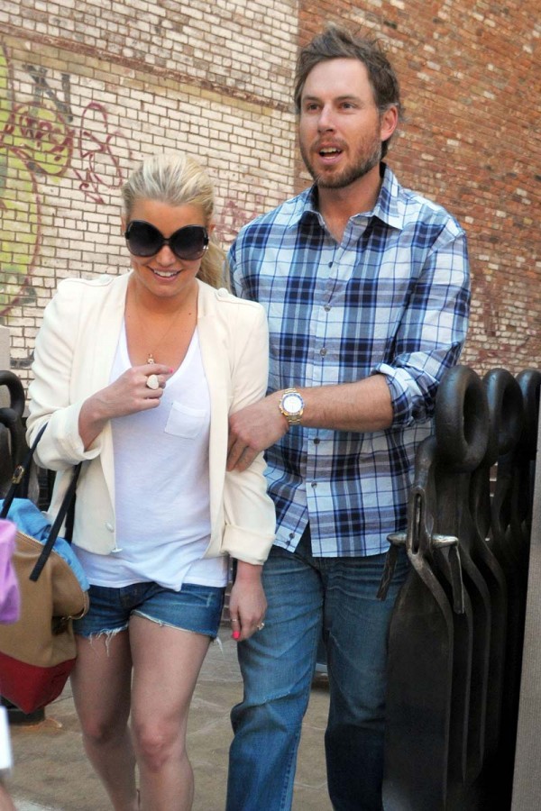 Jessica Simpson cleavage Jessica Simpson cleavage