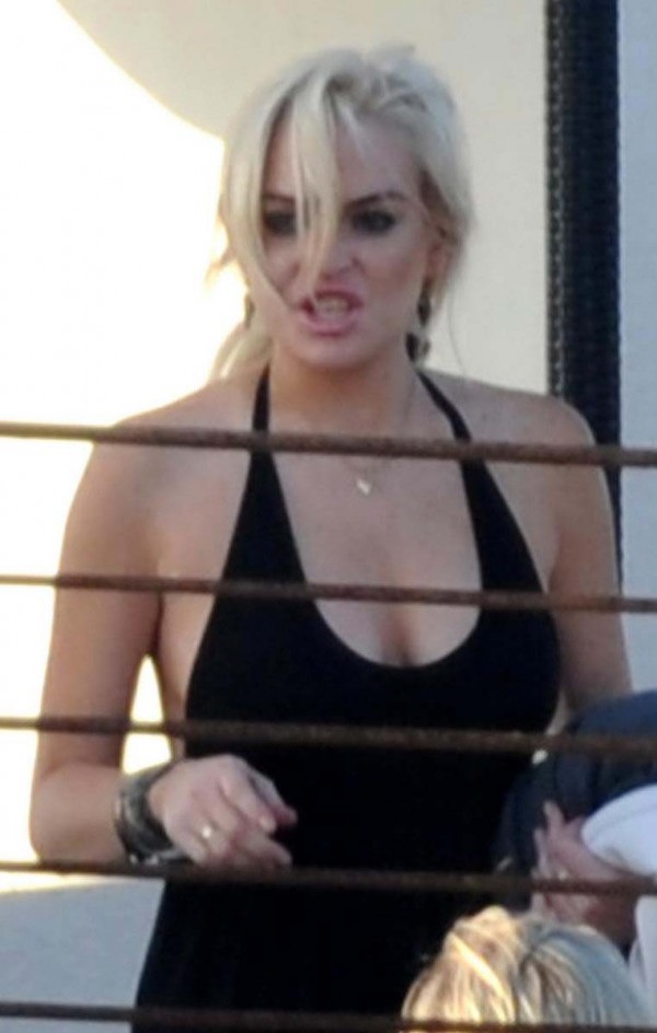 Lindsay Lohan rooftop cleavage Lindsay Lohan rooftop cleavage