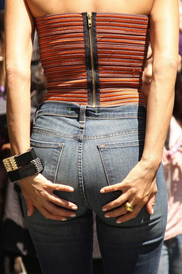 Nicole Scherzinger cleavage jeans Nicole Scherzinger cleavage jeans