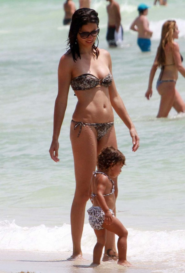 Adriana Lima bikini candidas Adriana Lima bikini candidas