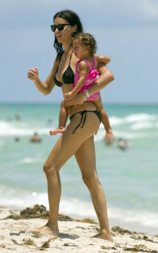 Adriana Lima bikini candidas Adriana Lima bikini candidas