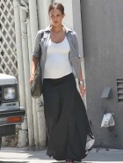 Jessica Alba pregnant pokies