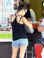 Rachel Bilson hot in short shorts