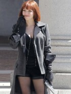 Amanda Seyfried sexy on the set