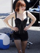 Amanda Seyfried sexy on the set