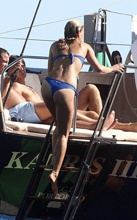 Bar Refaeli bikini hotness